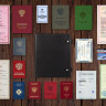 Большая кожаная папка с жестким каркасом для документов А4 BRIALDI Familydocs relief black BR49473RR фото 9 &mdash; 2chemodana